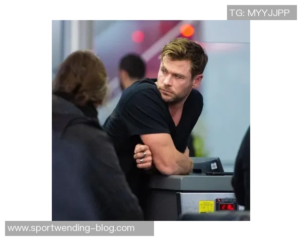 杨瀚森揭秘克里斯哥哥的努力生活习惯每天早起自学英语与妻子视频通话